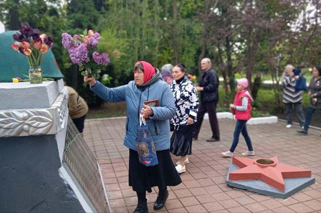 Возложение цветов в с. Петровка