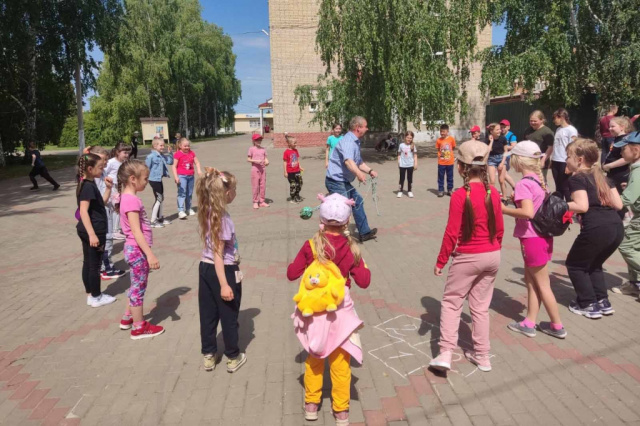  "Этот цветной мир"