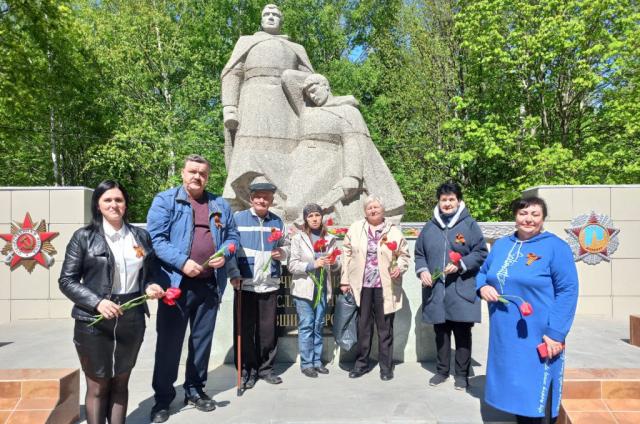 "В прекрасный, яркий, майский день"