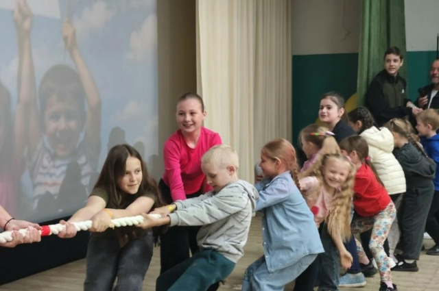 «Детство-это красок радуга»