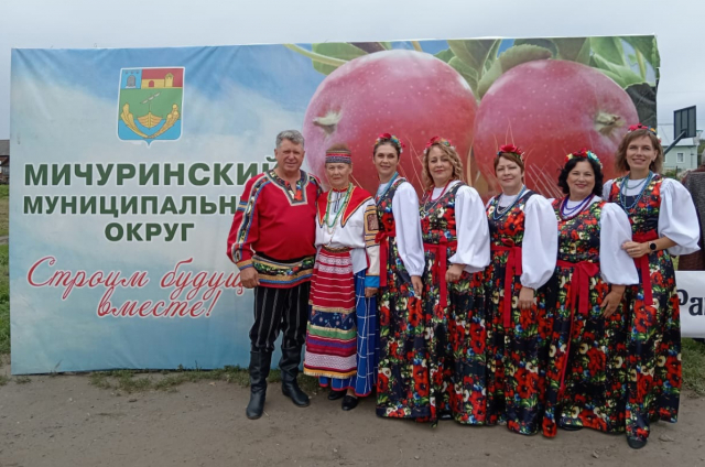 "Праздник русского сарафана"