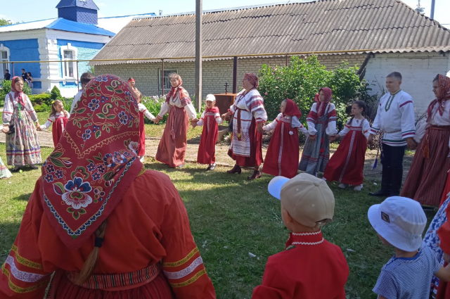 "Молоденький соловей"