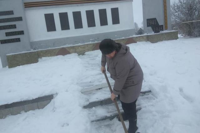 "Дорога к обелиску"